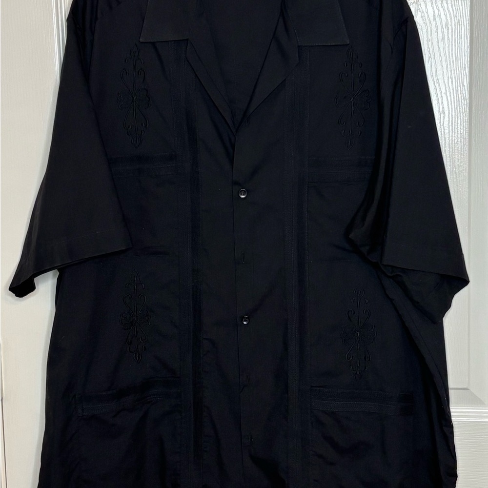 Men's Black Guayabera size 44